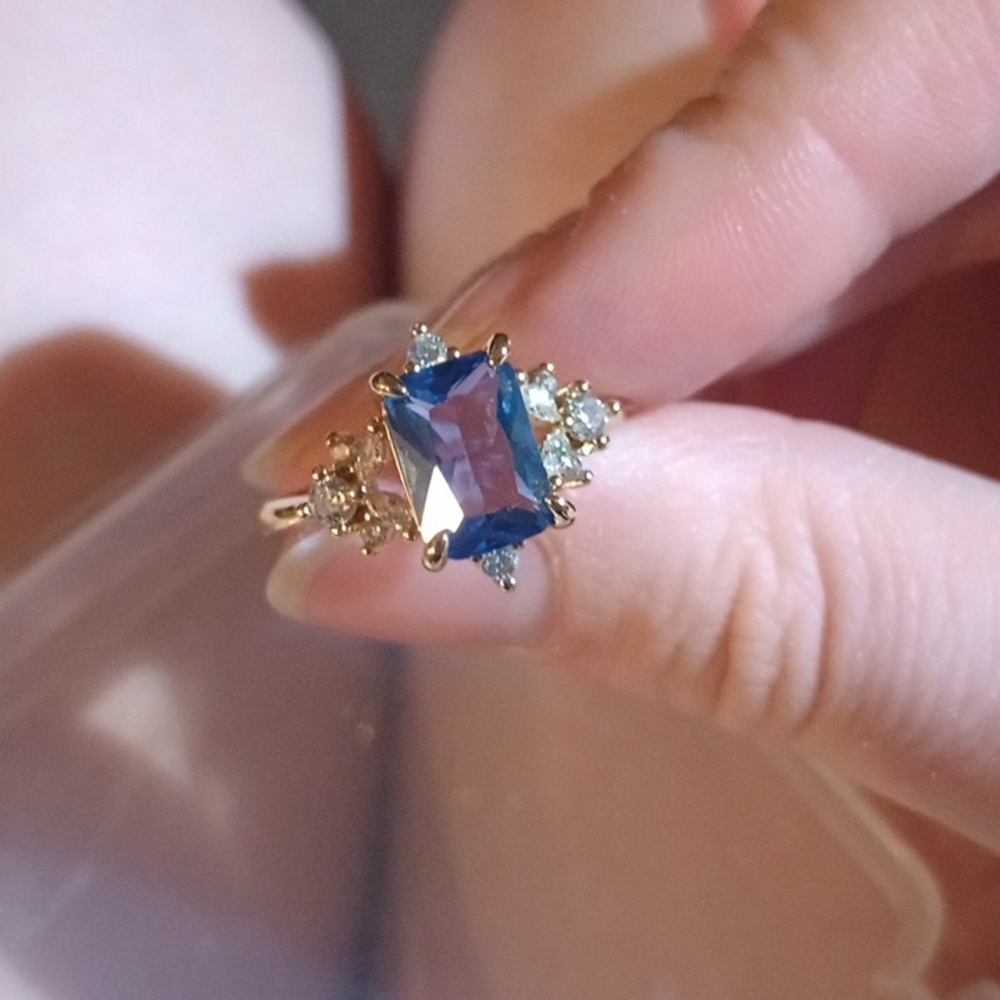♥️G $9 Each Or Bundle 4/$20 Blue and Gold Women's Ring Size 8 💙 - Picture 4 of 6